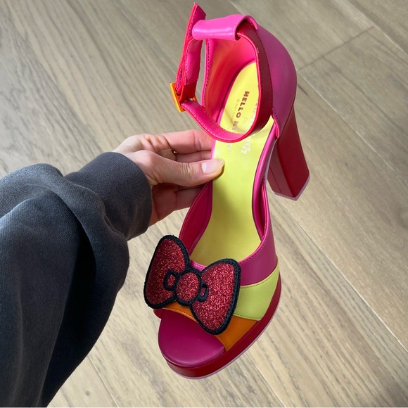 ModCloth x Hello Kitty Stripe Platform Sandals with Glittery Bow - Picture 6 of 16